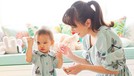 Shandy Aulia dan Baby Claire Pakai Outfit Kembaran, Lucu Banget! Shandy Aulia dan Baby Claire Pakai Outfit Kembaran, Lucu Banget!