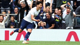 Gol Son Heung Min Bawa Spurs Lumat Arsenal