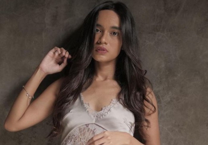 Tergabung dalam grup trio GAC, Audrey Tapiheru tidak pernah gagal mencuri perhatian dengan suara merdu dan visualnya yang manis. Wanita keturunan Ambon ini juga selalu tampil stylish. (Foto: instagram.com/audreytapiheru)