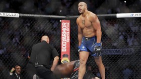 Gane Prediksi Ngannou Tak Selalu Niat Tukar Pukulan
