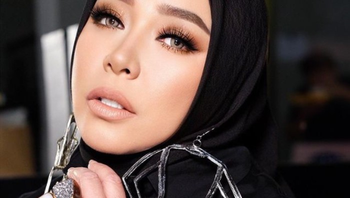 Kupas Tuntas Diet Melly Goeslaw yang Turunkan Berat Badan 12 kg, dari Pakai Ukuran XXL Jadi ke M!