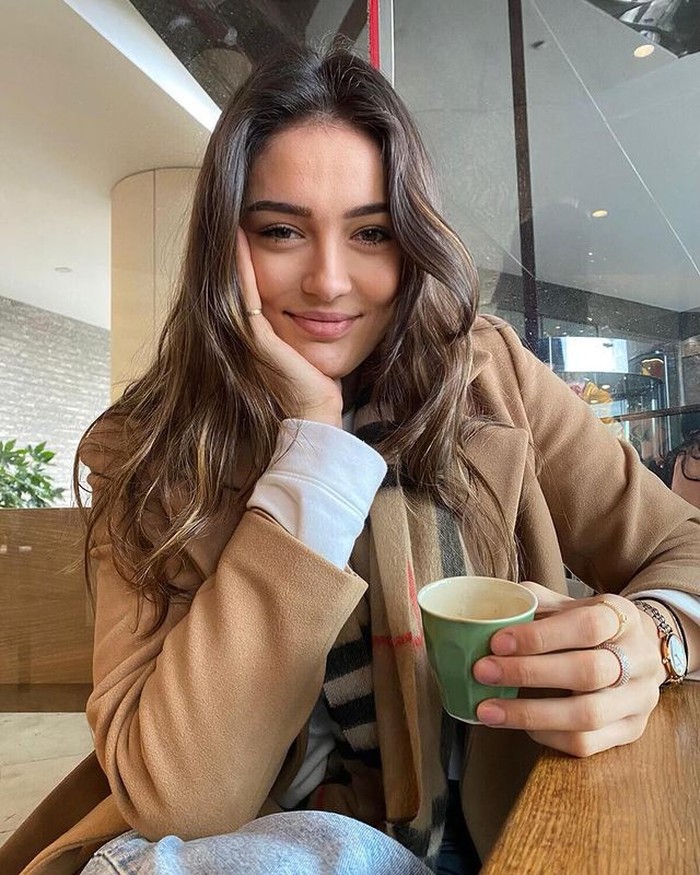 Bergabung dalam Vakifbank Istanbul dalam liga voli wanita Turki, Zehra juga telah sering bergabung dengan tim nasional Turki dalam berbagai jenjang usia. (instagram.com/zehragns18)