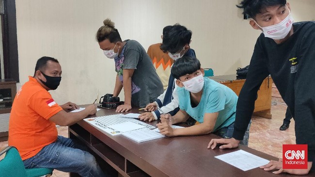 Polisi masih terus melakukan pengejaran dan pengembangan terkait tarung bebas jalanan yang cukup meresahkan masyarakat Kota Makassar.