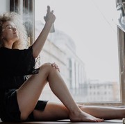 4 Rekomendasi Setting Spray Lokal Bikin Makeup Anti-Luntur