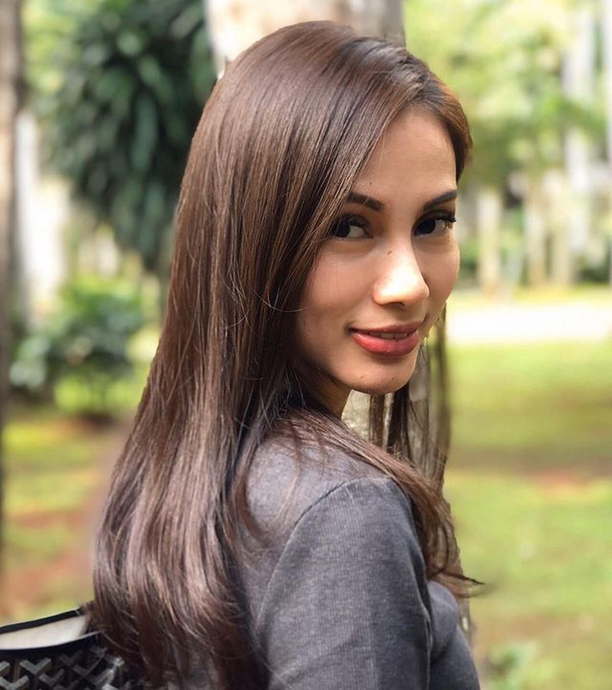 Usai pengakuan Jane Abel putri sulung Bambang Pamungkas dihapus dari KK istri Bambang Pamungkas pun disorot&period; Yuk intip potretnya&excl;