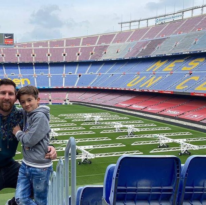 <p>Lionel Messi turut menularkan kecintaannya terhadap sepakbola kepada ketiga anak laki-lakinya. Mereka sudah dikenalkan dengan dunia olahraga sejak masih kecil. (Foto: Instagram @leomessi)</p>