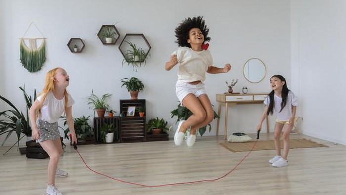 Jika Pandemi Covid-19 Terjadi di Tahun 90-an, Mana Permainan Tradisional yang Akan Kamu Mainkan?