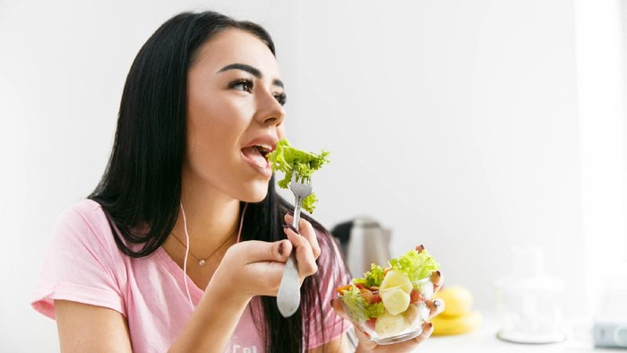 Selain Berjemur Pagi Hari, 5 Makanan Sehat Ini Bisa Bantu Kamu Dapatkan Manfaat Vitamin D Selain Berjemur Pagi Hari, 5 Makanan Sehat Ini Bisa Bantu Kamu Dapatkan Manfaat Vitamin D