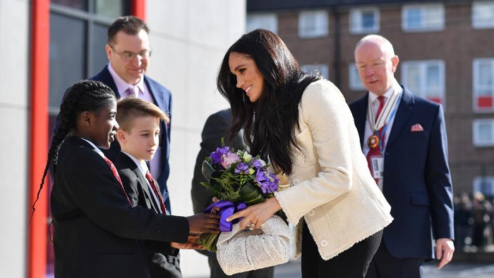 4 Gaya Berpakaian Meghan Markle Ini Menunjukan Dia Seorang Zodiak Leo! Setuju Nggak?