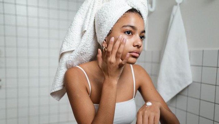 BeauPicks: 4 Pelembap dengan Kandungan Retinol untuk Tampak Awet Muda di Usia 40 Tahun BeauPicks: 4 Pelembap dengan Kandungan Retinol untuk Tampak Awet Muda di Usia 40 Tahun