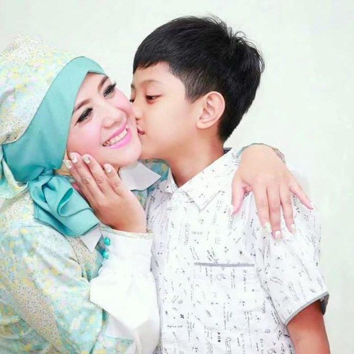<p>Nadila diketahui memiliki anak semata wayang, seorang anak laki-laki bernama Rafie Ghaisan El Aisy. (Foto: Instagram @nadilaofficial)</p>
