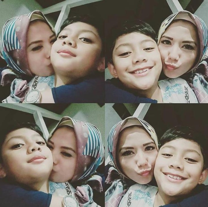 <p>Usia Rafie kini sudah 11 tahun, Bunda. Tak terasa, sebentar lagi Nadila bakal jadi bunda yang anaknya ABG alias remaja. (Foto: Instagram @nadilaofficial)</p>