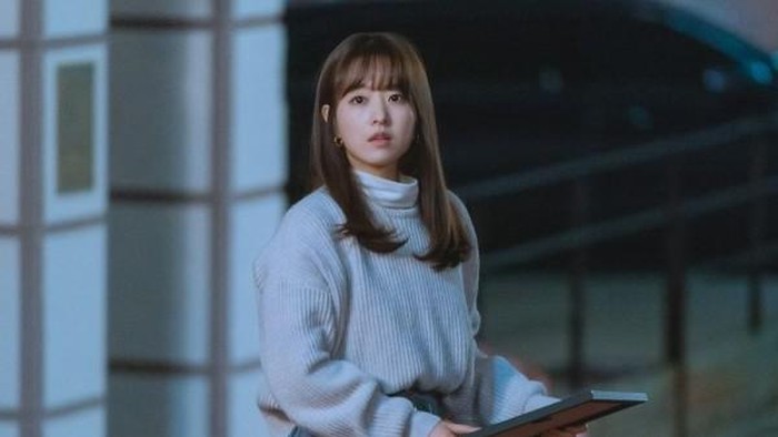 Fashion untuk Perempuan Bertubuh Mungil ala Aktris Korea Park Bo Young!