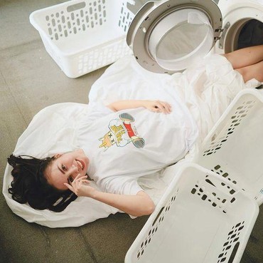 Pemotretan Terbaru Momo Eks Geisha yang Unik Jadi Sorotan