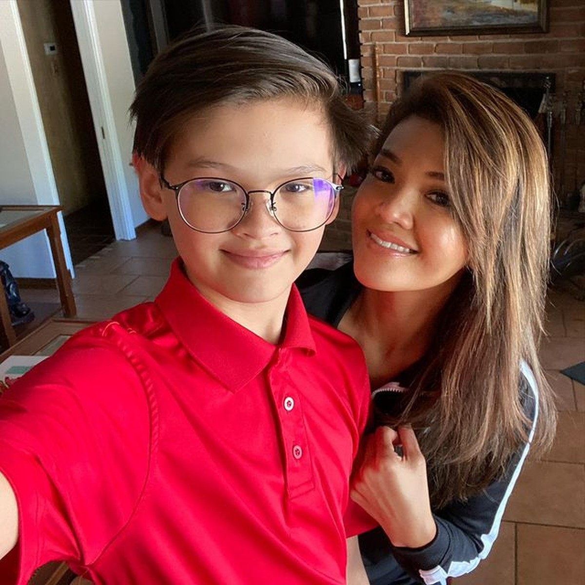 Farah Quinn memiliki seorang putra bernama Armand yang kini beranjak remaja&period; Foto mereka berdua bak kakak adik&comma; yuk intip&excl;