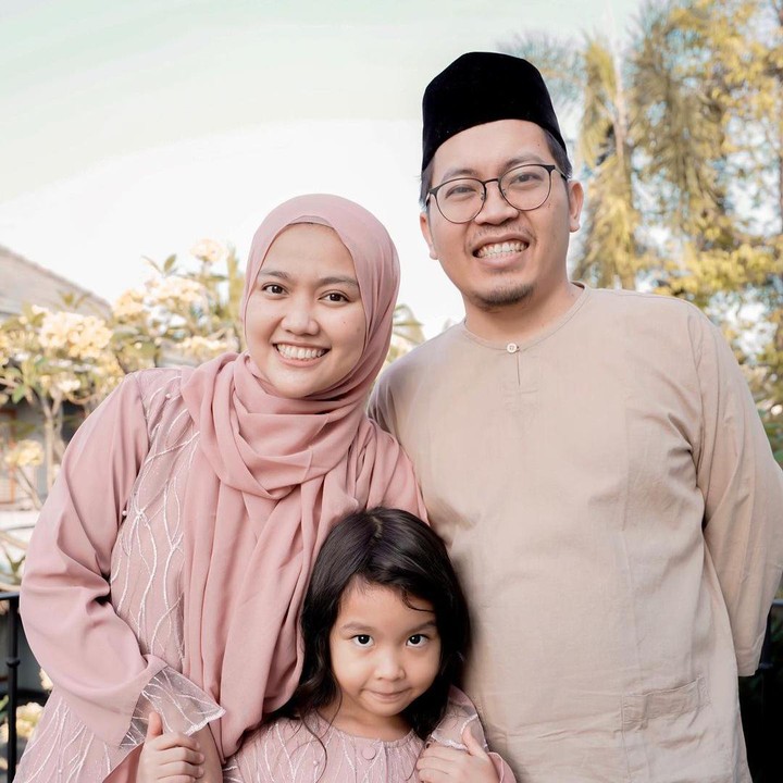 <p>Achmad Zaky dan Diajeng Lestari saling bekerja sama dalam merintis bisnis mereka. Keduanya telah saling mengenal sejak sebelum menikah. Berkat usaha keduanya, mereka mampu hidup sukses saat ini. Diajeng setia mendampingi suaminya di kala suka dan duka. (Foto: Instagram @diajenglestari)</p>