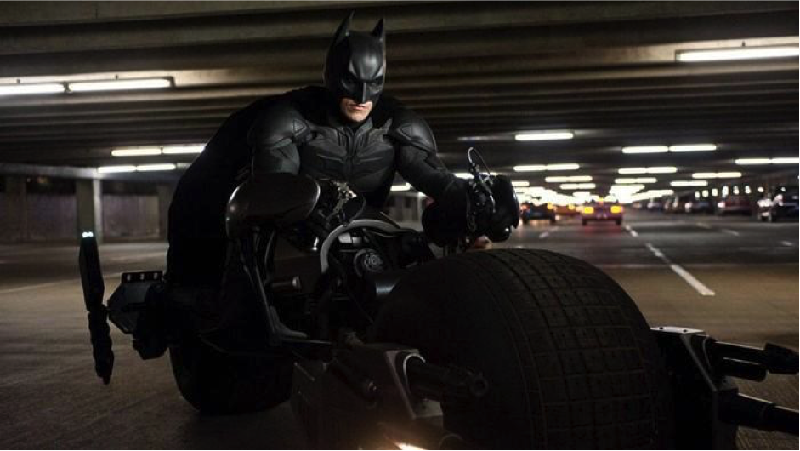 Warner Bros. Animation dan DC Entertainment mengeluarkan film animasi yang menceritakan karakter superhero terkenal, Batman.