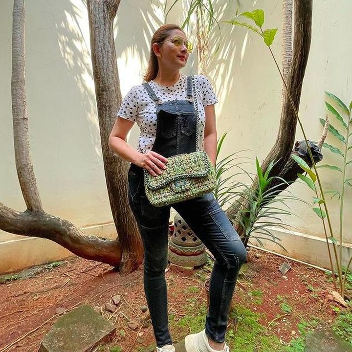 <p>Tak tanggung-tanggung, berat badan yang diturunkan sebesar 10 kg, lho. Oleh karena itu, penampilan Cut Keke pun kini bikin pangling teman-temannya. (Foto: Instagram @cutkeke_xavier)</p>