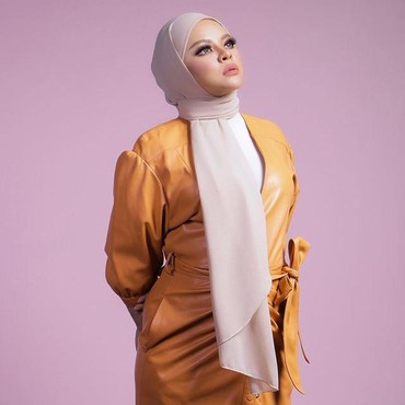 Sosok Siti Sarah Artis Malaysia Meninggal Usai Melahirkan & Positif COVID-19