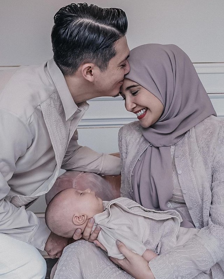 Gaya Baby Boss Ukkasya Pakai Kacamata Hitam Gaya Baby Boss Ukkasya Pakai Kacamata Hitam