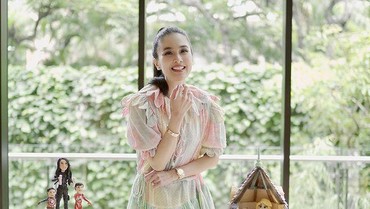 Banyak Crazy Rich Pamer Harta, Sandra Dewi Merasa Malu & Pilih Hidup Hemat