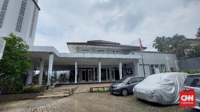 Media asing menyoroti warga Jakarta yang ketakutan untuk mengajukan komplain suara azan yang terlalu bising.