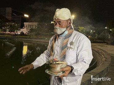 Menilik Ritual Malam Satu Suro di Tugu Muda Semarang