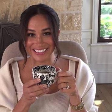 Meghan Markle Minum Susu dari Dot hingga Makan Bak Tupai, Ayah: Memalukan