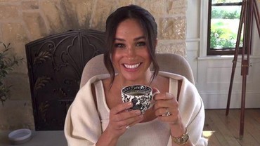 img-title Sahabat Ungkap Fakta Meghan Markle Bohong soal Tak Tahu Kerajaan Inggris