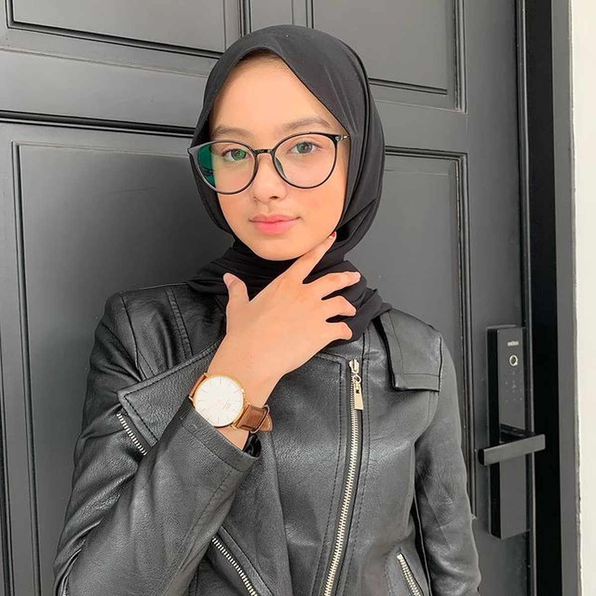 Adam Batubara putra Ucok Baba memiliki kekasih yang berparas cantik seorang selebgram&period; Yuk intip potretnya&excl;