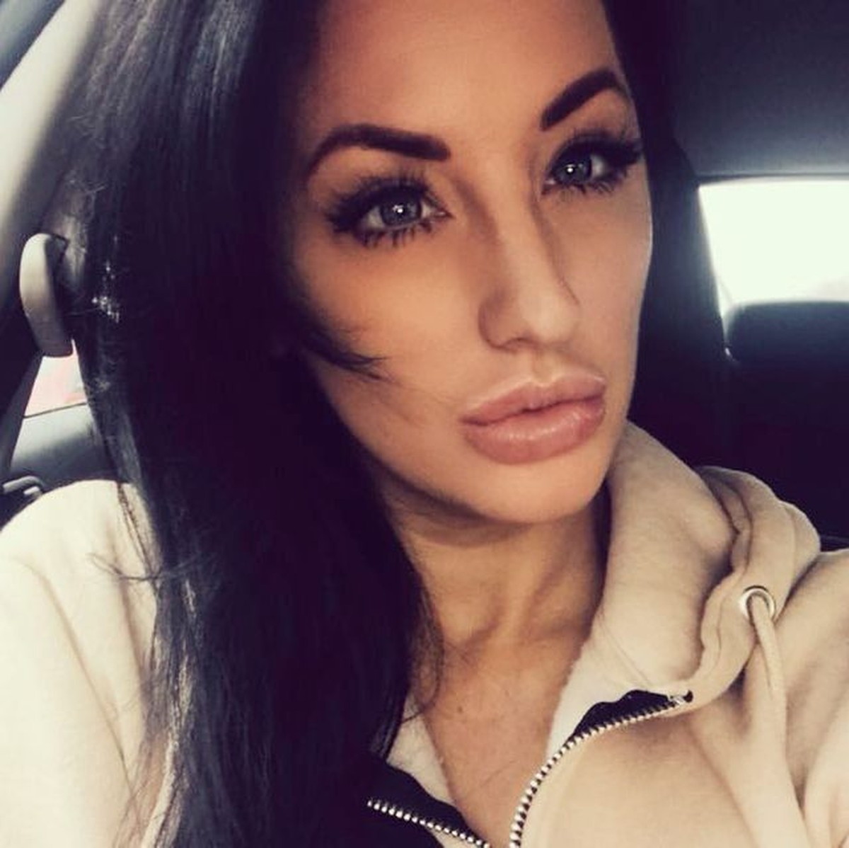 Kerri Parker kini sedang menjadi sorotan usai curhat tentang profesinya sebagai pemeran pengganti adegan seks&period; Yuki intip potretnya&excl;