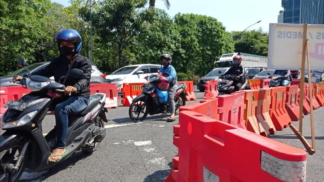 Ditlantas Polda Jateng menggelar penyekatan di perbatasan Jateng mulai akhir pekan ini. Penyekatan untuk menekan mobilitas masyarakat di tengah pandemi.