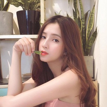 Model Cantik Diselingkuhi Saat Hamil hingga Pesona Farah Quinn Bak ABG