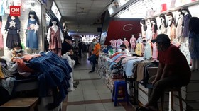 VIDEO: Toko Boleh Buka, Pasar Tanah Abang Masih Sepi Pembeli