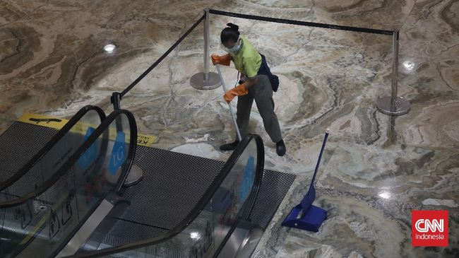 8 Mal di DIY Mulai Uji Coba Pembukaan Usai PPKM Dilonggarkan Sejumlah mal di Yogyakarta mulai melakukan uji coba pembukaan usai pemerintah melonggarkan PPKM. Mereka adalah antara lain, Mal Malioboro dan Plaza Ambarrukmo.