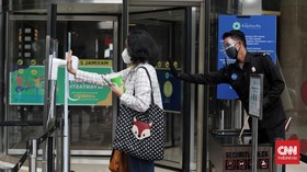 Rangkuman Covid: Ribuan Kasus di Akhir PPKM, DKI Zona Hijau