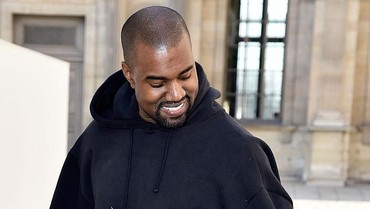 Tinggalkan Irina Shayk, Kanye West Pacaran dengan Model Muda yang Lebih Seksi