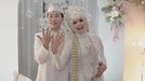 Ujung Oppa YouTuber asal Korea resmi menikah dengan kekasihnya pedangdut Kania Permatasari&period; Yuk kita intip momennya&excl;
