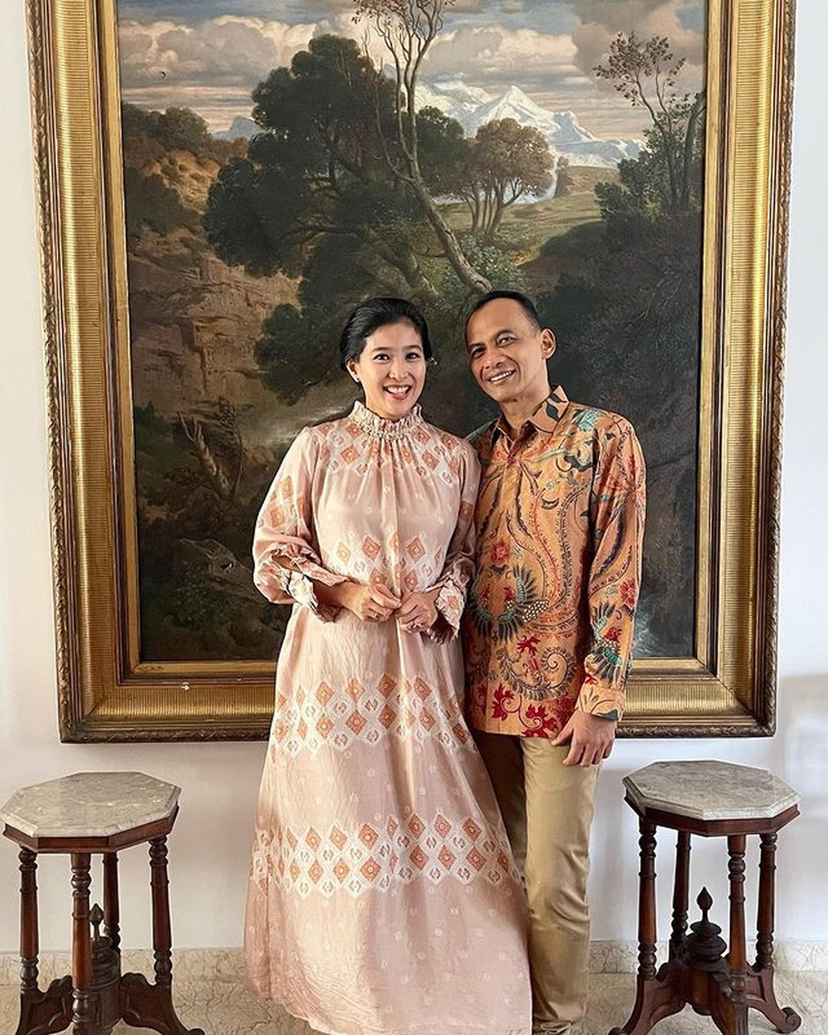 Olivia Zalianty membawa kabar mengejutkan sekaligus membahagiakan karena telah resmi menikah&period; Yuk intip potret terbarunya&excl;