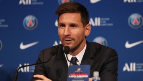 Messi Tak Sabar Bela PSG Lawan Barcelona