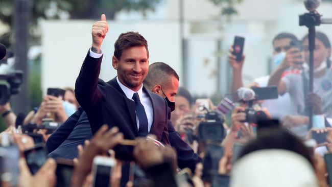 Aksi Lionel Messi saat melakoni debut bersama PSG melawan Reims diprediksi akan membuat suporter tuan rumah menggila.