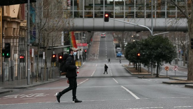 Melbourne dan sekitarnya akan tetap memberlakukan lockdown seminggu ke depan setelah temuan 20 kasus Covid-19 baru di kota itu.