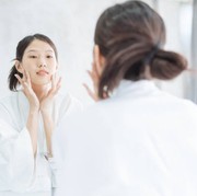 Rawat Kulit Sejak Usia Dini, 4 Produk Night Skincare Routine untuk Remaja Ini Harganya Nggak Sampai Rp20 Ribu