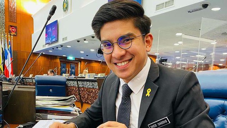 Nama Syed Saddiq mantan Menpora termuda Malaysia viral karena wajah ganteng namun tersandung kasus korupsi. Yuk lihat potretnya!