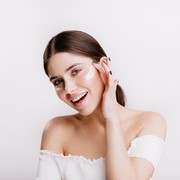 Penasaran Kenapa Day Cream dan Night Cream Harus Digunakan di Waktu Berbeda? Yuk, Ketahui Alasannya!