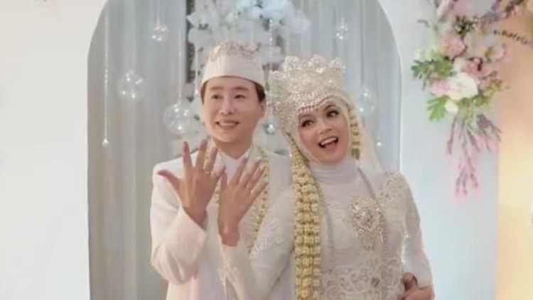 Pernikahan Ujung Oppa dan Kania Permatasari