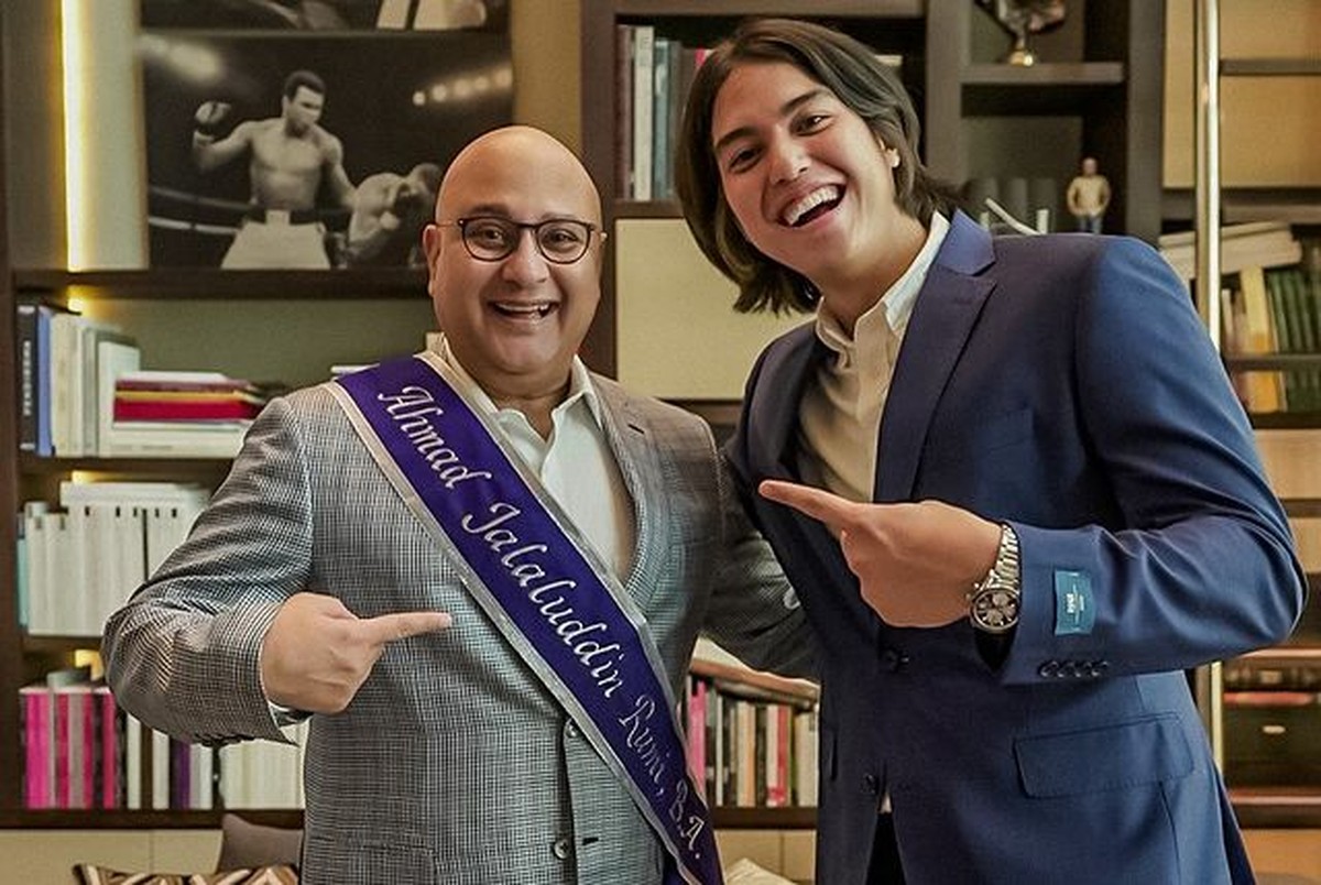 Putra kedua Maia Estianty&comma; El Rumi baru saja resmi lulus sebagai sarjana S1 London bikin Maia bangga&period; Yuk intip potretnya&excl;