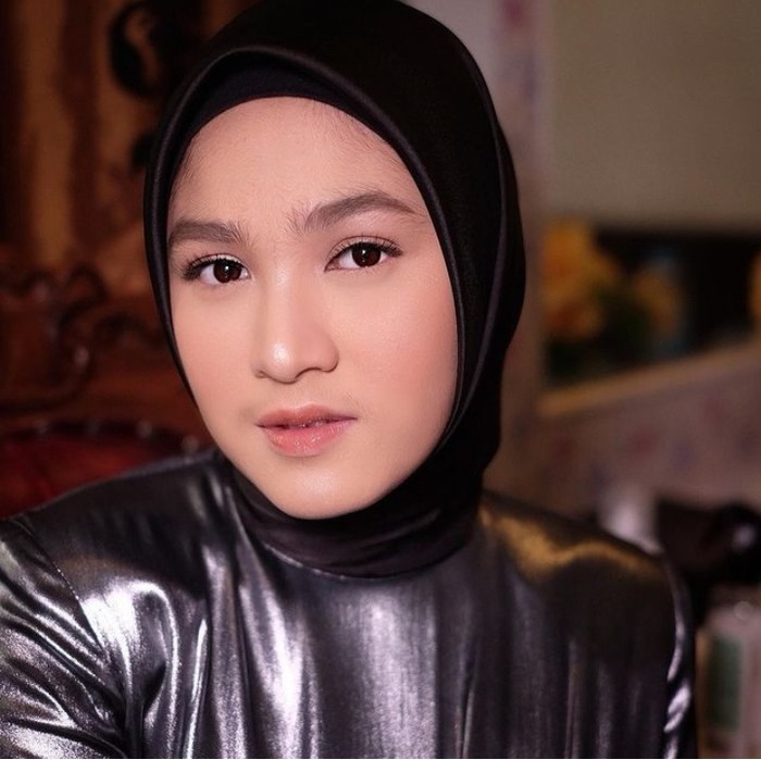 Sederet penghargaan menjadi bukti kesuksesan Cut Syifa. Ia pernah dinominasi menjadi Aktris Paling Ngetop di SCTV Award 2017 hingga Pemeran Wanita Terpuji Kategori Serial Drama dalam Festival Film Bandung tahun 2018. (Foto: Instagram.com/cutsyifaa)