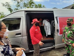 Pakai Mobil, BIN Keliling Ajak Warga Medan Vaksin Corona