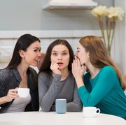 Jangan Asal Percaya, Kenali Ciri Teman yang Akan Mengkhianatimu Diam-diam